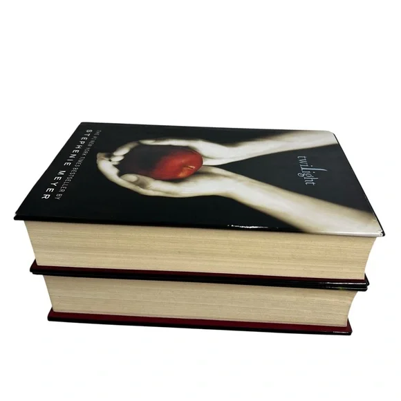 Stephanie Meyer Books Lot/2 “Twilight” & “New Moon” Fantasy/Horror/Romance - Picture 5 of 7